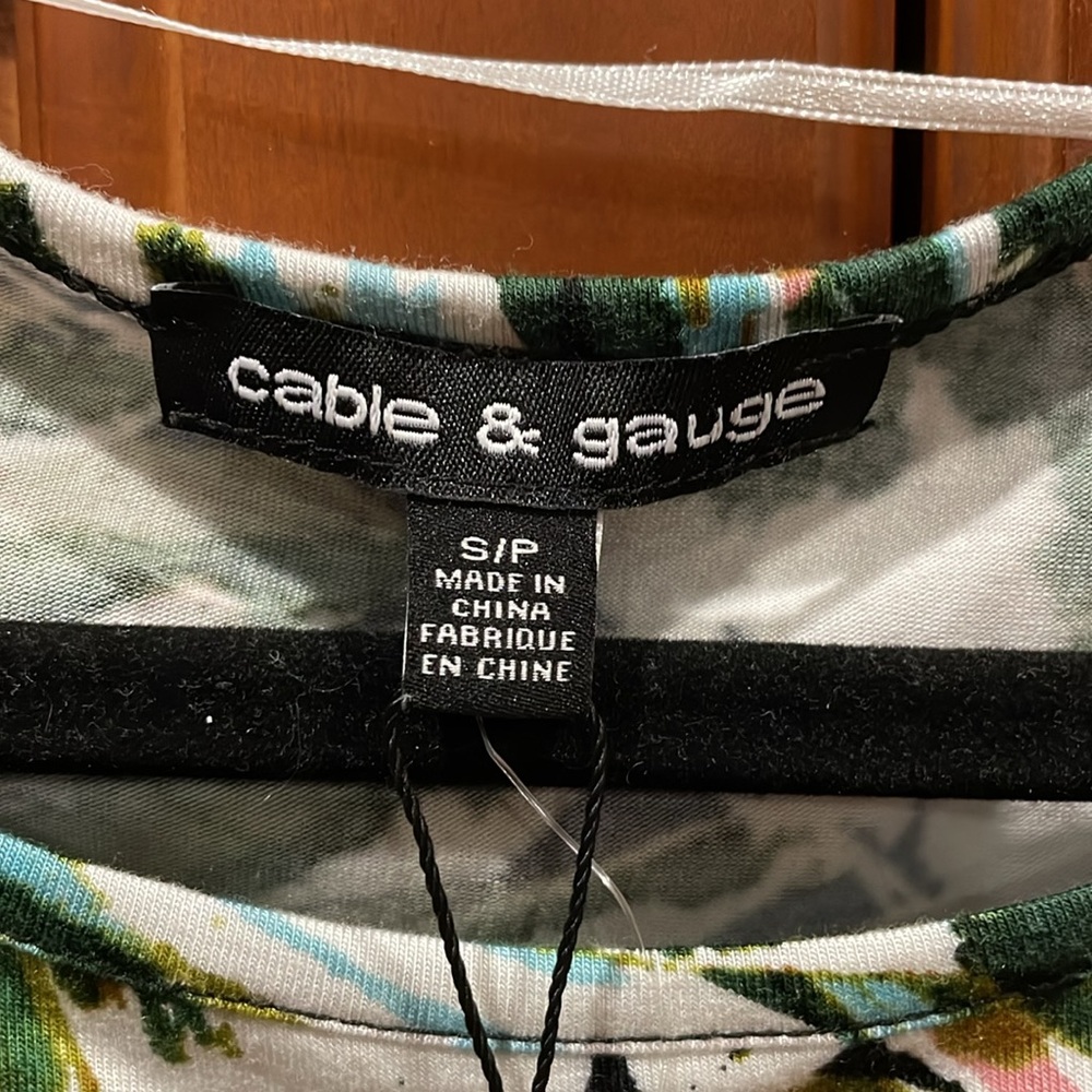 •NWT•CABLE & GAUGE // multi color // cold shoulder // dressy tee // size SM - Picture 3 of 16